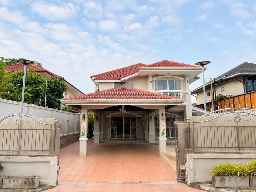 For Sale / For Rent — Pool House at View Point Village, PattayaSingle detached house for sale and rent at View Point Village, Pattaya. Spacious 2