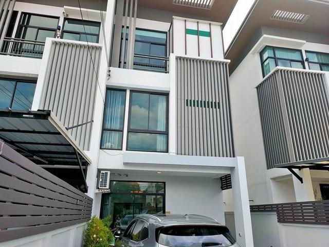PB5636 ขายทาวน์โฮม 3ชั้น  แปลงมุม โครงการ cozy ซอยสตรีวิทยา2 เขตลาดพร้าว