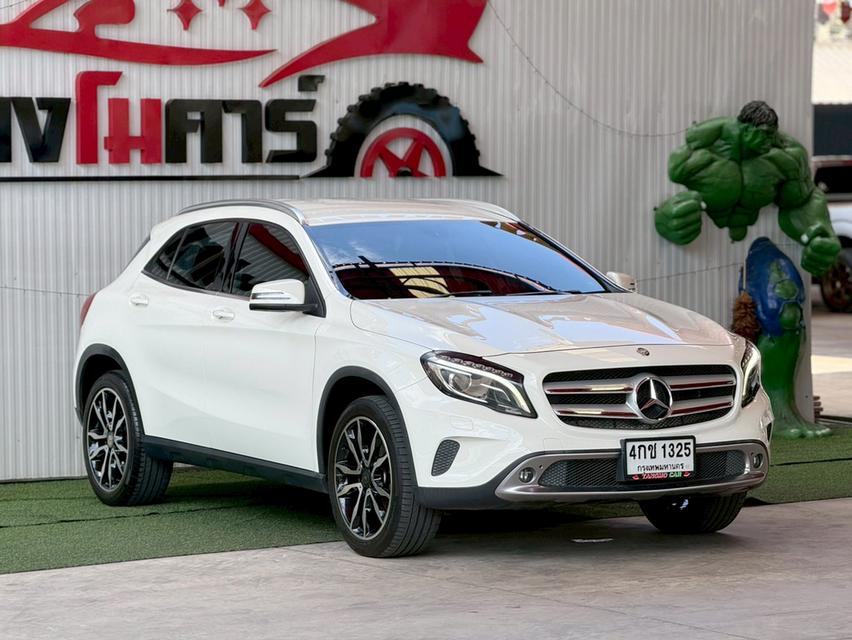 MERCEDES-BENZ GLA200 1.6 Urban ปี 2015