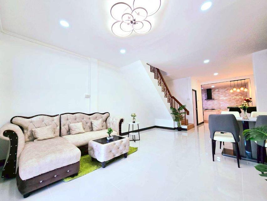ขายทาว์นโฮม 2 ชั้น ม. สุภาวัลย์ รามคำแหง 176 2 ห้องนอน 2 ห้องน้ำ ใกล้รถไฟฟ้าสายสีส้ม ตลาดมีนบุรี รพ.สินแพทย์ เสรีรักษ์ ตกแต่งใหม่พร้อมอยู่ 3