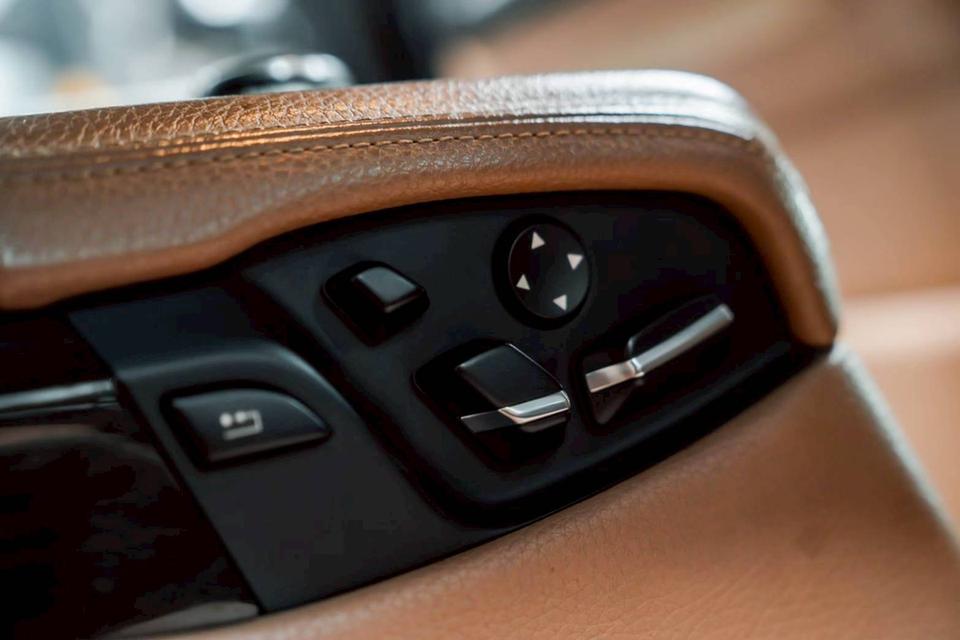 รหัสรถ 67GG8359 Bmw 730Ld Lci Look (F02) เครื่องดีเซลฝาดำ ปี 2012 F 14
