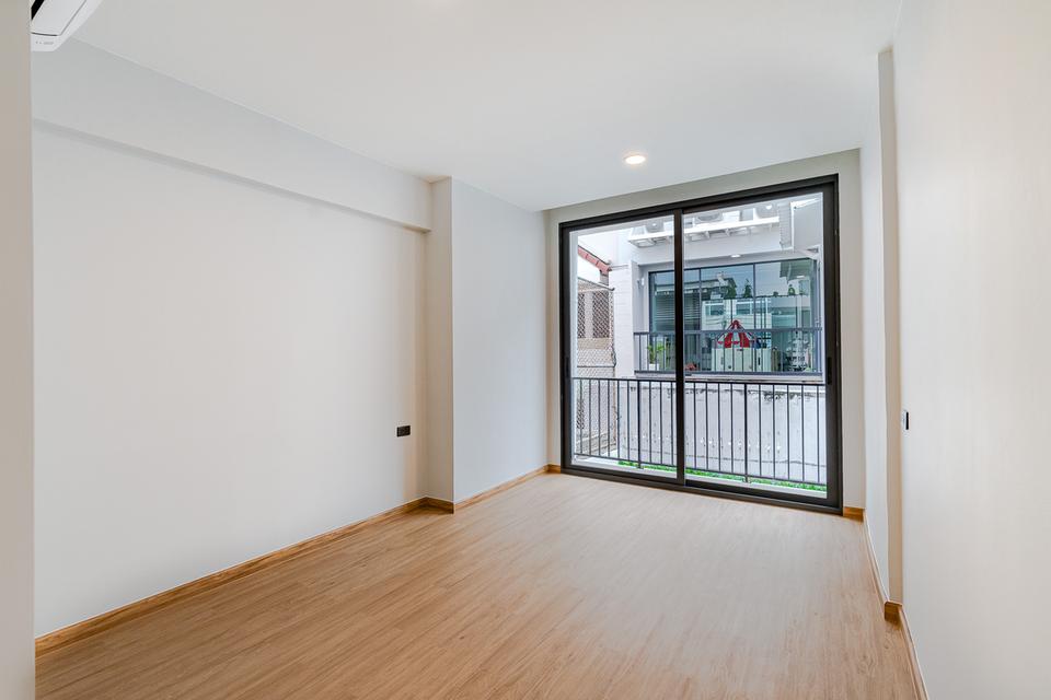 ด่วนลดราคาลงแล้ว ทาวน์เฮาส์ 2 ชั้น เอกมัย 12 (ปรีดี 31) 14