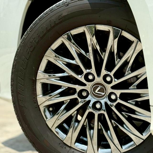 Lexus LM300h 2.5 Hybrid 4WD 2022 สีขาว 7