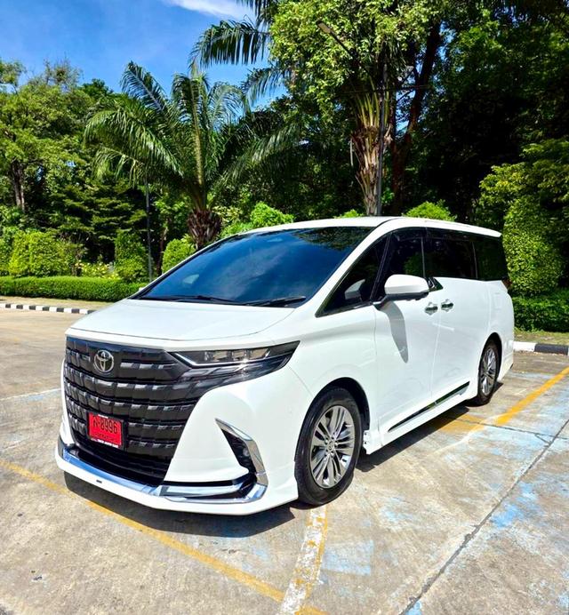 Toyota Alphard 2.5 Z TOP สีขาว ปี 2025 ไมล์ 30,000 กม.