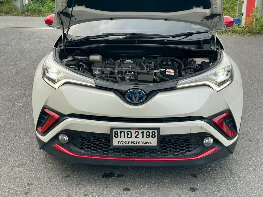 Toyota C-HR Hybrid  Y19 Wagon 4dr 1.8 HI HV  CVT FWD top  1.8 (Hybrid) สีขาว ออโต้