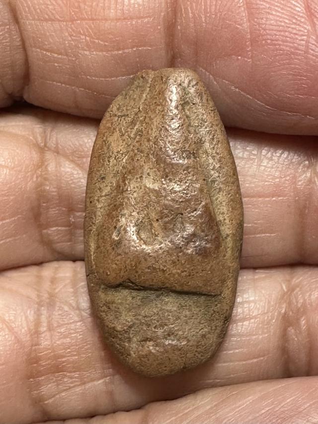 พระพิจิตร พระมีปีก กรุวัดพระศรีมหาธาตุ จ.พิจิตร เนื้อดิน ผิวเดิม พระกรุเนื้อดินผสมว่าน สร้างในสมัยสุโขทัย