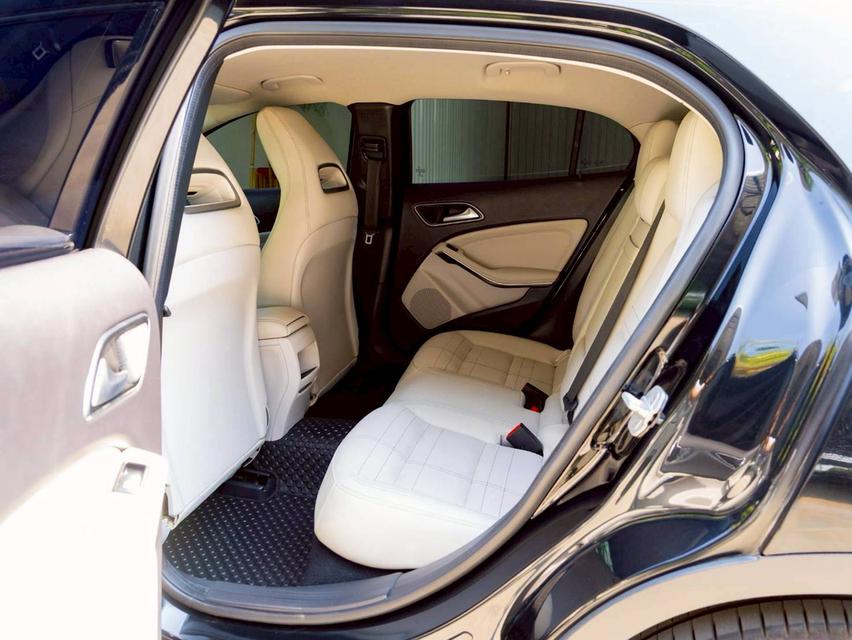 Mercedes Benz GLA200 1.6 Urban ปี 2015 รูปที่ 12