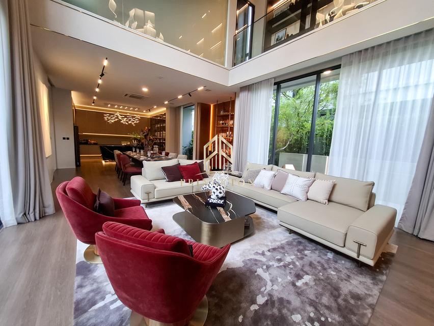 VIVE New Krungthep Kreetha 3-Storey Modern Show Home 6