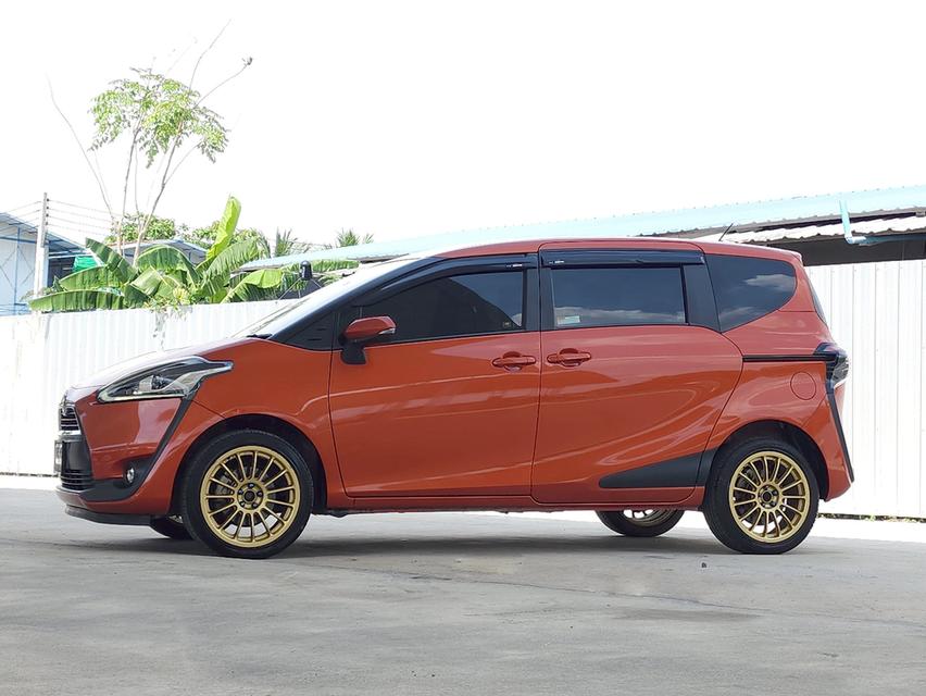 Toyota Sienta CVT 1.5V  A/T ปี 2018  11