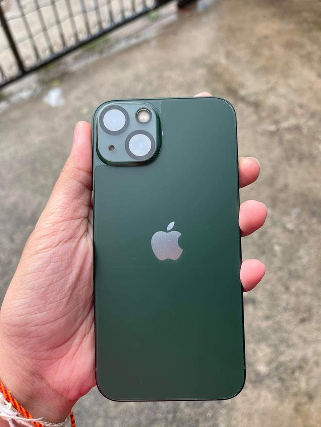 iPhone 13 สีเขียวเหนี่ยวทรัพย์