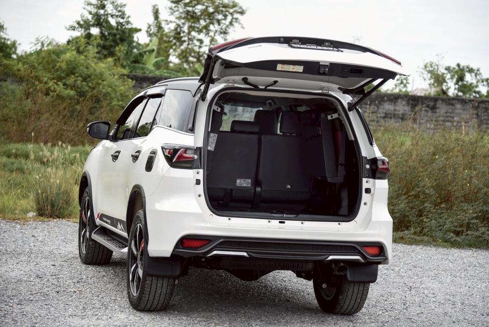 รหัสรถ CBL7117 TOYOTA FORTUNER 2.8 TRD Sportivo [2WD] AT 2019 4