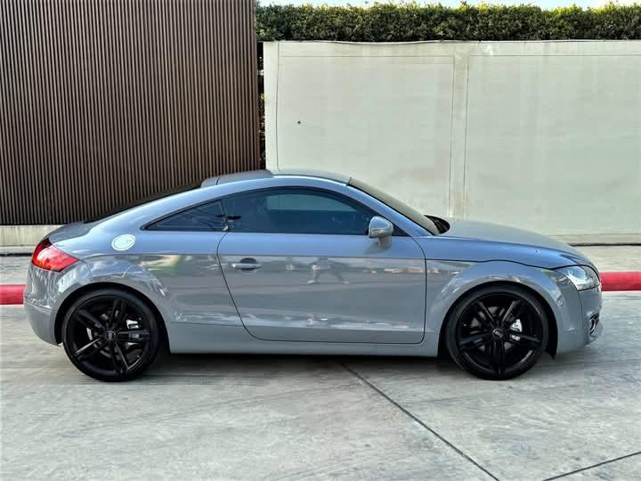 Audi TT สีเทา 5