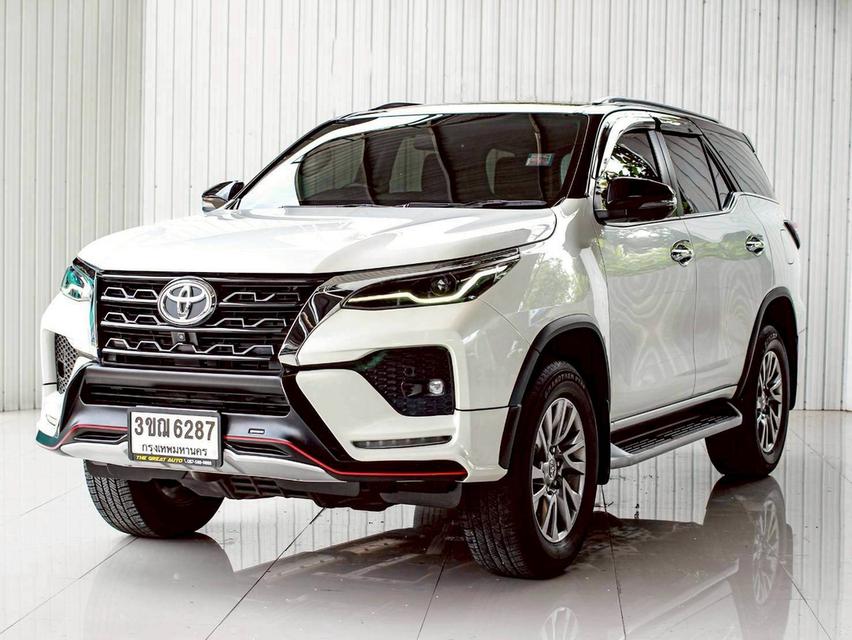 TOYOTA FORTUNER, 2.4 V 4WD LEADER รูปที่ 1