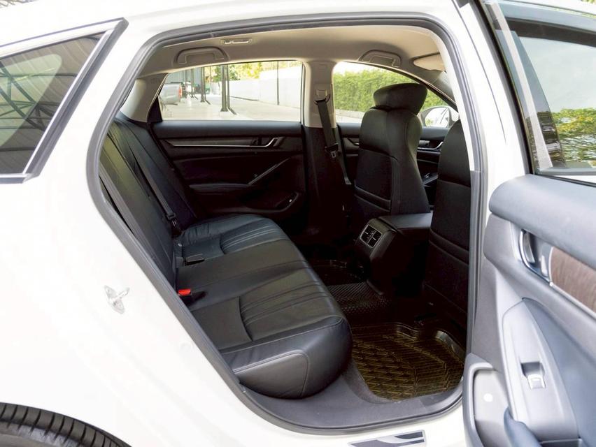 Honda Accord 1.5EL Turbo  ปี 2019 สวยสภาพป้ายแดง การันตีรถสวยทุกจุด รูปที่ 7