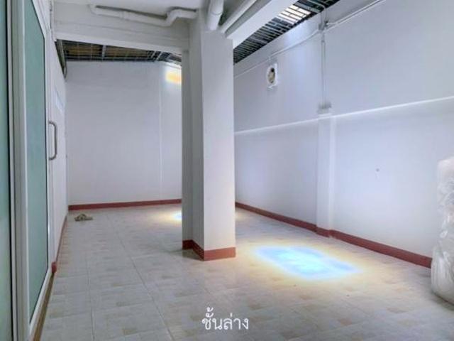 ย่านสาทร โรบินสัน บางรัก 1.2กม. BTS สุรศักดิ์ 900ม. รีโนเวทใหม่ให้เช่าอาคารพาณิชย์ 5.5 ชั้น+ชั้นลอย 380 ตร.ม.18 ตร.วา. 5 4
