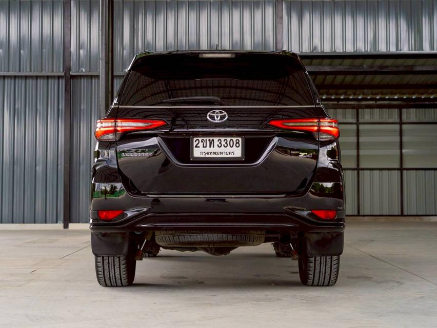 Toyota Fortuner 2.4 Legender 4WD ปี 2021