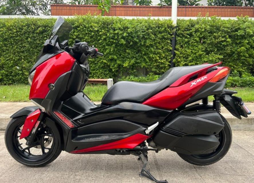 มอเตอร์ไซค์ Yamaha XMAX 300 สีแดง 3