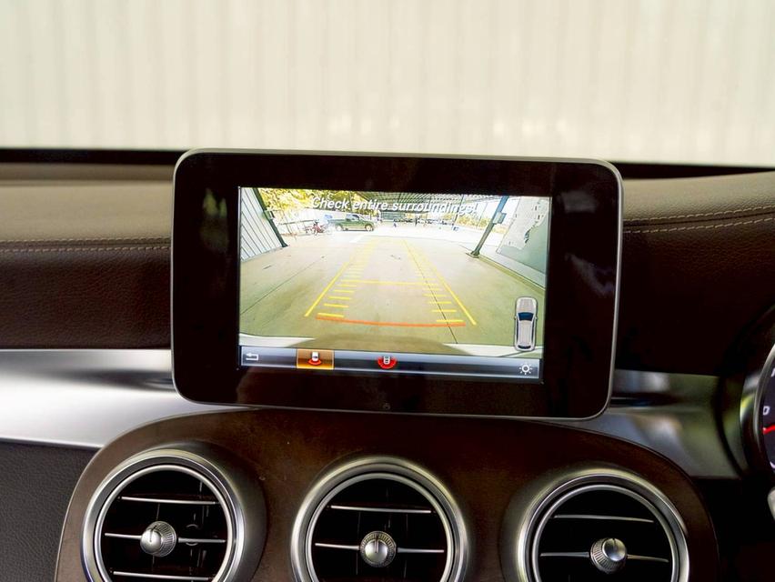 Mercedes Benz GLC 250d AMG ปี จด 2019 10
