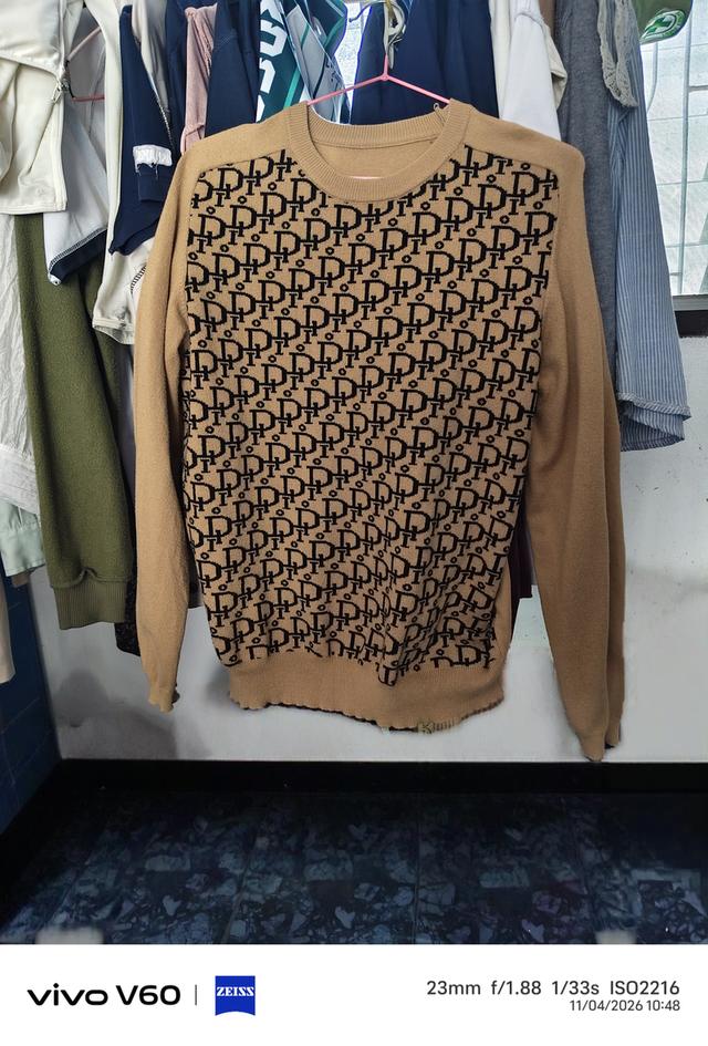 เสื้อผ้ามือสอง สภาพใหม่กริบ