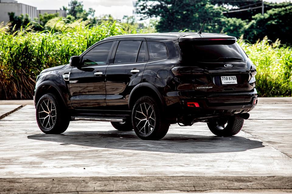 Ford Everest 2.2 Titanium Sunloof ปี 2018 สีดำ มือเดียวป้ายแดง 9