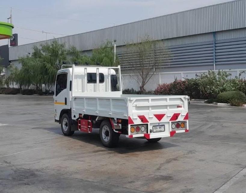 ISUZU NLR 130 รถบรรทุก 4 ล้อ ปี 2566  3