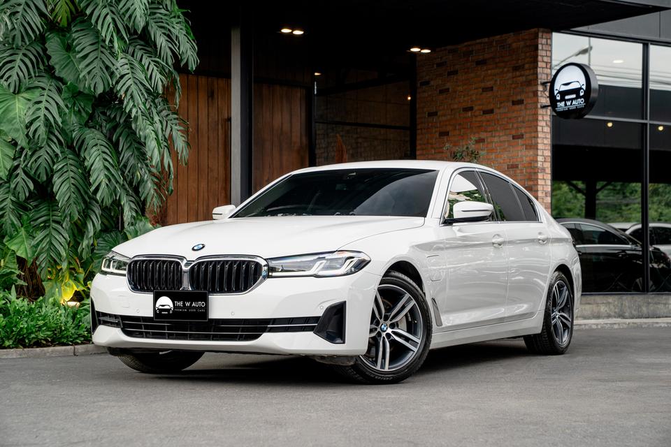 “BMW 530e Eilte Plug-in Hybrid” LCI รุ่น G30 ปี2022 ⚡️𝐁𝐌𝐖 𝟓𝟑𝟎𝐞 เข้าใหม่! พร้อม 𝐁𝐒𝐈 & 𝐖𝐚𝐫𝐫𝐚𝐧𝐭𝐲 🏁