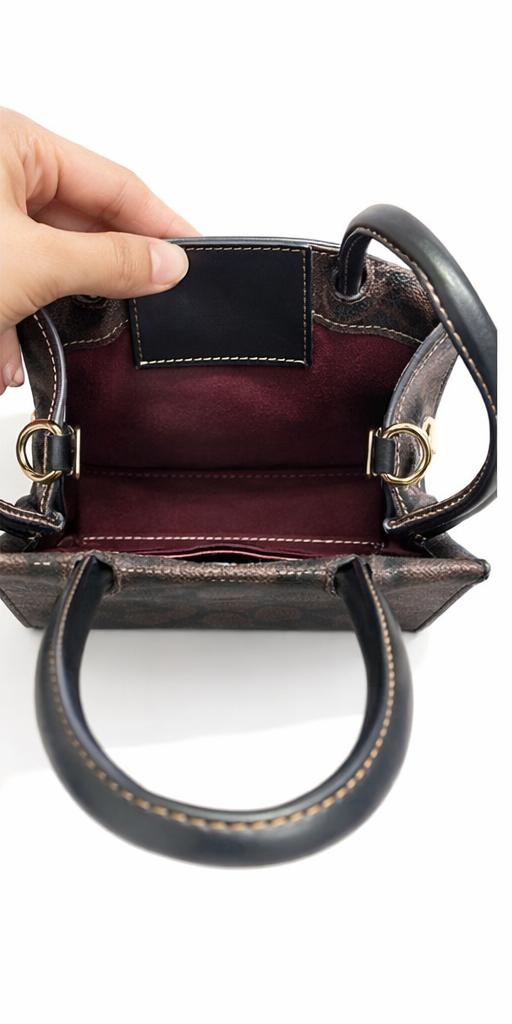 Coach Mini Tote แท้ 💯• มือสอง ใช้ครั้งเดียว รูปย่อยที่ 2