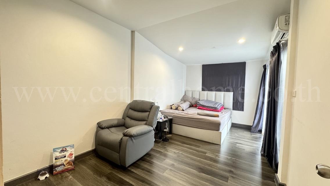 ทาวน์โฮม ซื่อตรง รัตนาธิเบศร์ ใกล้รถไฟฟ้าสายสีม่วง สถานีไทรม้า 11