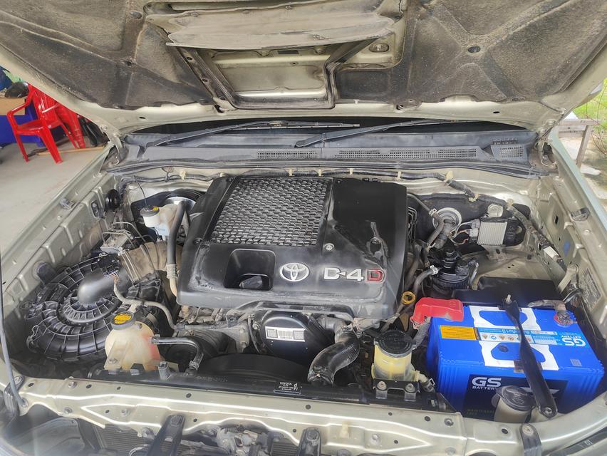 Toyota Vigo Champ prerunner 2.5E 8
