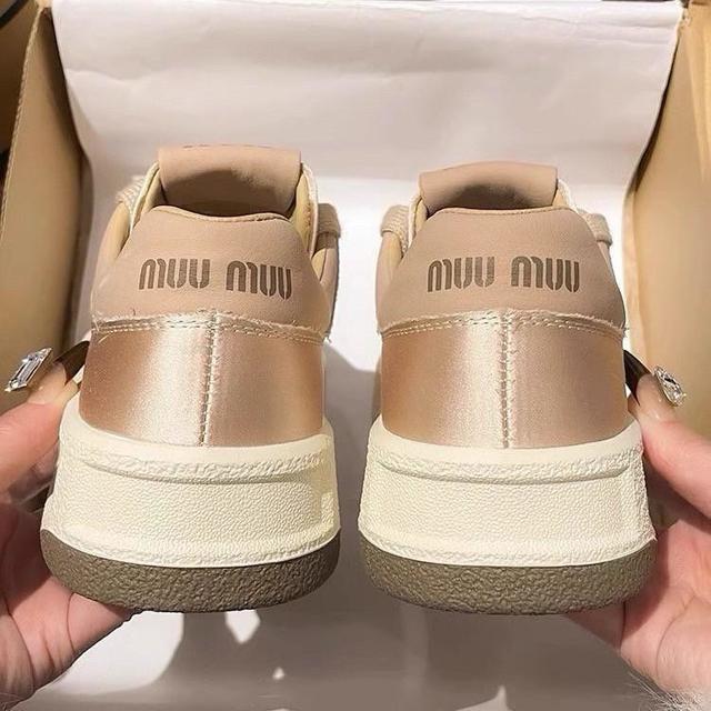 รองเท้าผ้าใบMiumiu