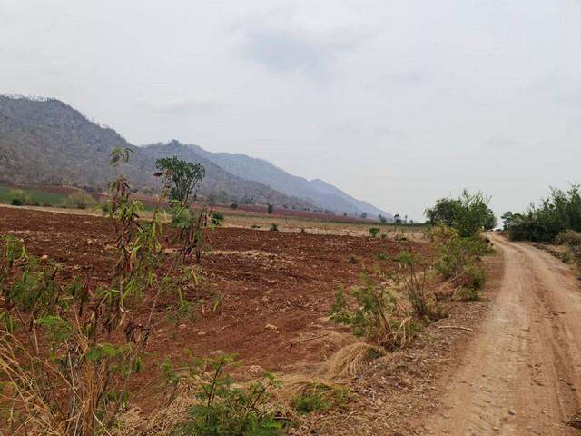 ที่ดินบ้านพร้อมโอนเจ้าของขายเอง ที่ดินติดภูเขา ต.พระนอน อ.เมือง จ.นครสวรรค์ วิวสวยมากๆๆ 5ไร่เศษ โทร 096-882-1857 2