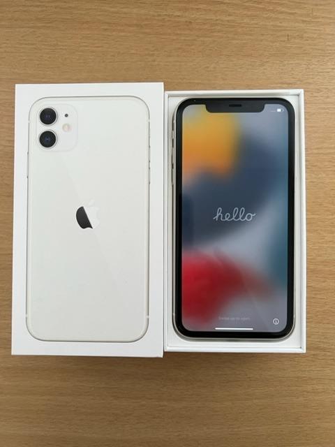 iPhone 11 64GB White 3