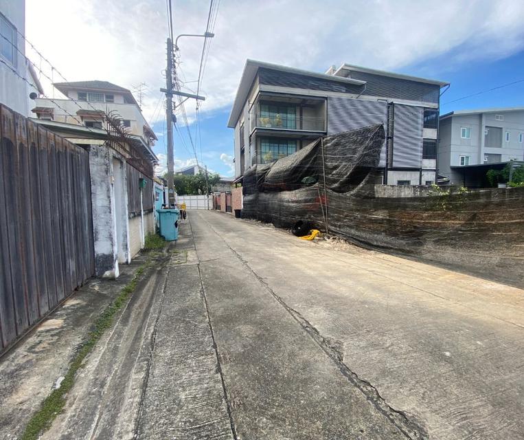 ขายที่ดินแปลงเล็ก 50 ตารางวา ปรีดี 20 สุขุมวิท 71 พร้อมแบบบ้านหรูมีลิฟต์ 4