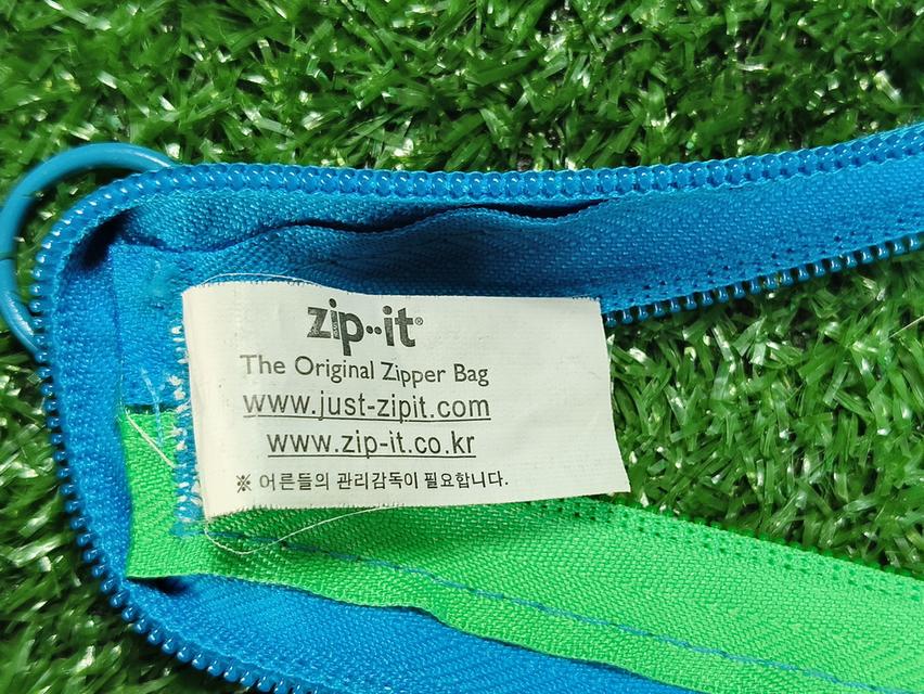 กระเป๋า Zip It 6