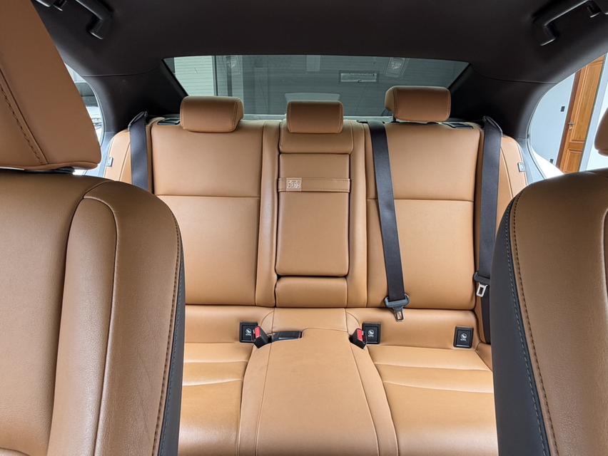 LEXUS IS 300h LUXURY ประกันชั้น 1 เจ้าของขายเอง สภาพป้ายแดง รูปที่ 10
