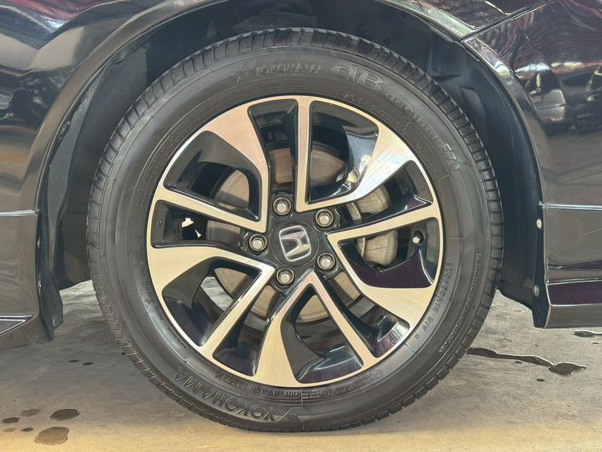 HONDA CIVIC 1.8 ES ปี 2014 ไม่มีชน จมน้ำ ไมล์แท้ พาช่างมาเช็คได้เลย -บุ๊คเซอร์วิสครบ เช็คศูนย์ทุกระยะ 14