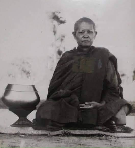 เหรียญระฆังหลวงพ่อผาง 9หน้า9หลัง ปี2519 (ตอกโค๊ต) เหรียญดีพิธีใหญ่ปลุกเสก วันที่ ๙ เดือน ๙ ปี๒๕๑๙ มากประสบการณ์