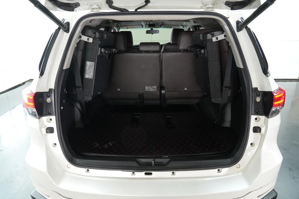 2019 TOYOTA FORTUNER 2.4 V 2WD SUV สีขาว เลขไมล์ 113171 กม. 7