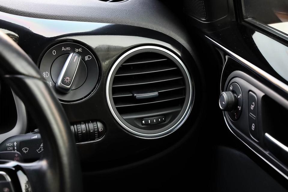 Volkswagen Beetle 1.4 TSI Coupe R-Line 2020 17