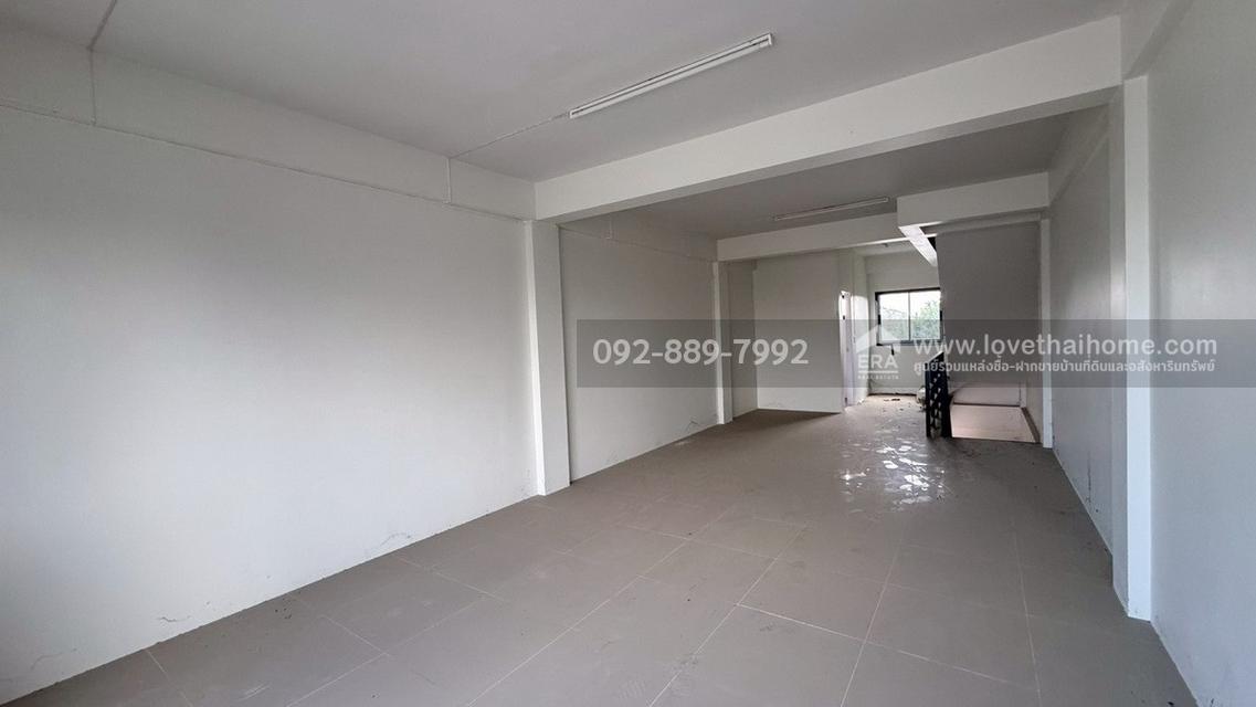 ขายตึกแถว 2 ชั้น ติดถนนลำโพ พื้นที่ 22.7 ตรว. ตรงข้ามโรงเรียนเจริญรัฐอุปถัมภ์ ทำเลค้าขาย ราคาเพียง 2.5 ล้านบาทเท่านั้น ใกล้ดูโฮม บางบัวทอง 7