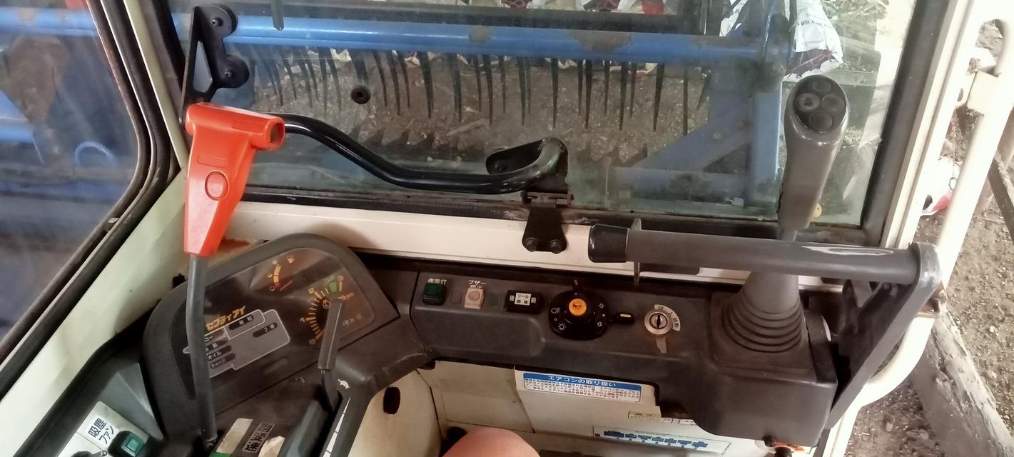 รถเกี่ยวนวดข้าว อิเซกิ รูปที่ 3