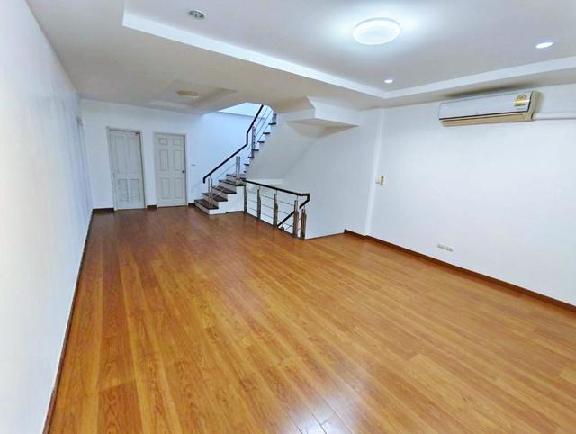 กำนันแม้น ทาวน์โฮมหรู 3 ชั้น 23 ตร.วา. บิ๊กซี กัลปพฤกษ์ 500 ม.270 ตร.ม. 3นอน 9-15 MRT ภาษีเจริญ 2.6 กม. 4 น้ำ ถ. สาทร-กั 5