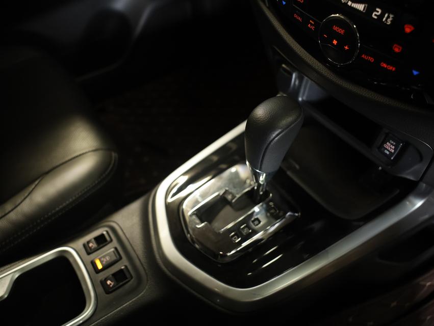 2019 Nissan Terra 2.3 (ปี 18-26) VL SUV AT รูปที่ 11