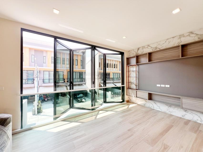 ✨ขายพรีเมียมทาวน์โฮม 3 ชั้น โครงการ EIGEN ไอเจ้นท์ พัฒนาการ บ้านใหม่ไม่เคยเข้าอยู่ เฟอร์ครบพร้อมอยู่ 5