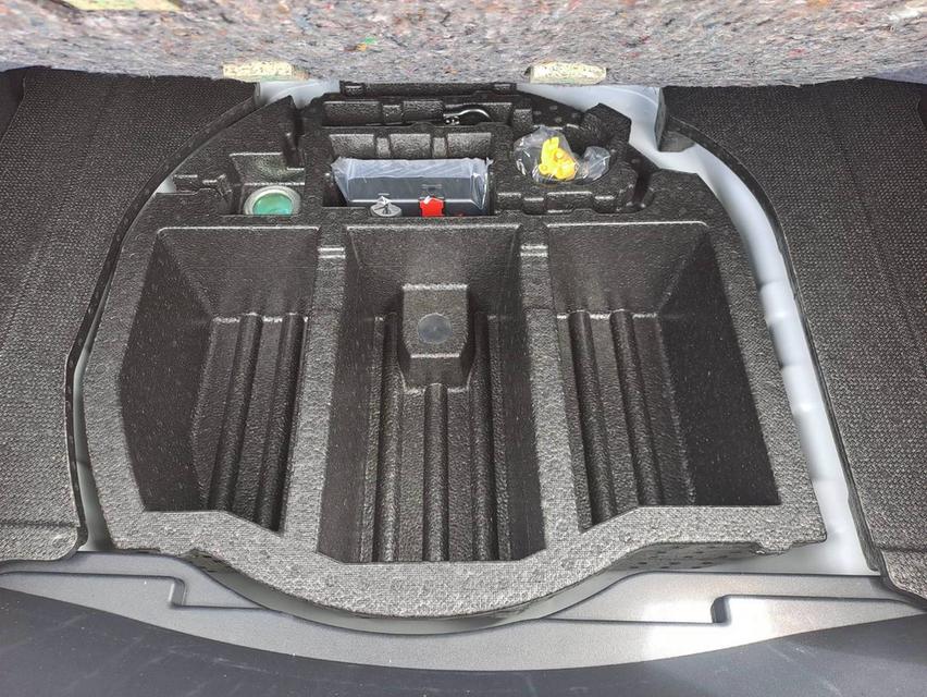 TOYOTA YARIS, 1.2 SPORT PREMIUM (สีขาว) ปี2022 10
