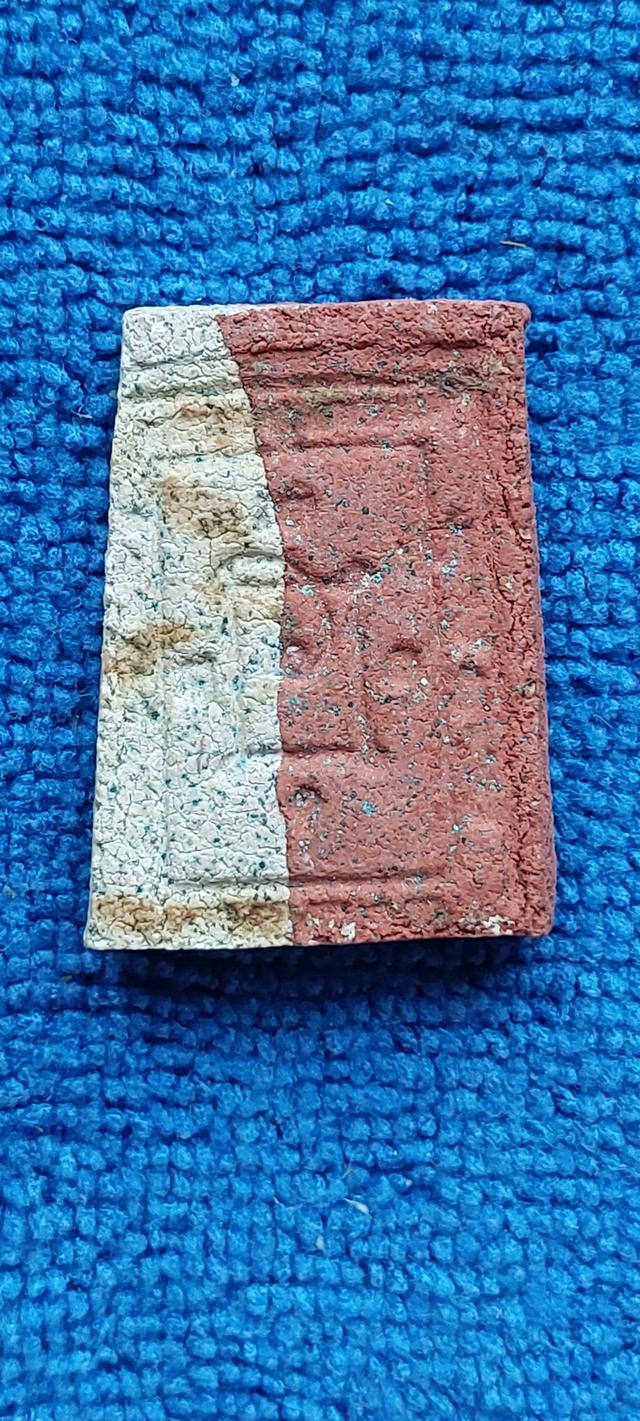 พระสมเด็จสองสีหลวงพ่อแดงวัดบันไดเขาอิฐ รูปที่ 2