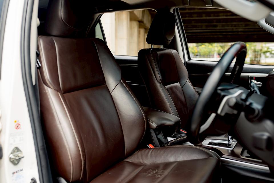 Toyota Fortuner 2.4V ปี18 15