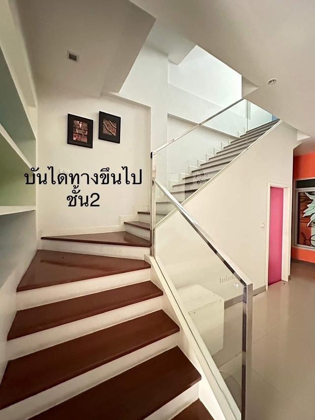 ให้เช่าโฮมออฟฟิศ 4 ชั้น Biztown ลาดพร้าว ตกแต่งหรู พร้อมใช้งาน เหมาะทำออฟฟิศ  ใกล้ทางด่วน มีที่จอดรถหน้าบ้านในรั้ว 2 คัน และภายในโครงการ 4