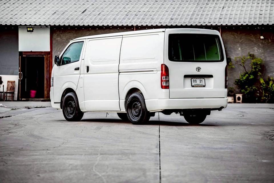 Toyota Hiace 2.5 ดีเซล M/T โม่งน้อย ปี 2007 สีขาว 9