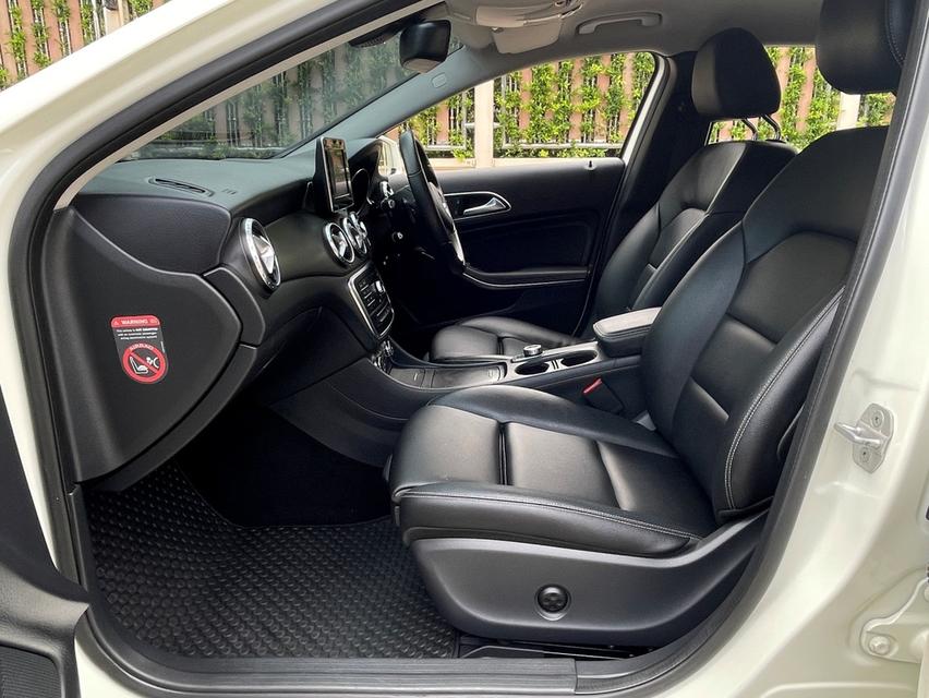 BENZ GLA200 1.6 URBAN (CKD) (โฉมW156) ปี 2017 สภาพนางฟ้า 11